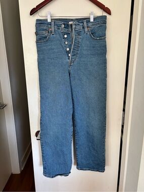 Levi's Ribcage Straight Ankle Jeans High Rise Button Fly Size 28